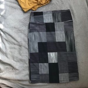 LuLaRoe Black Gray White stripe Cassie Skirt sz. S
